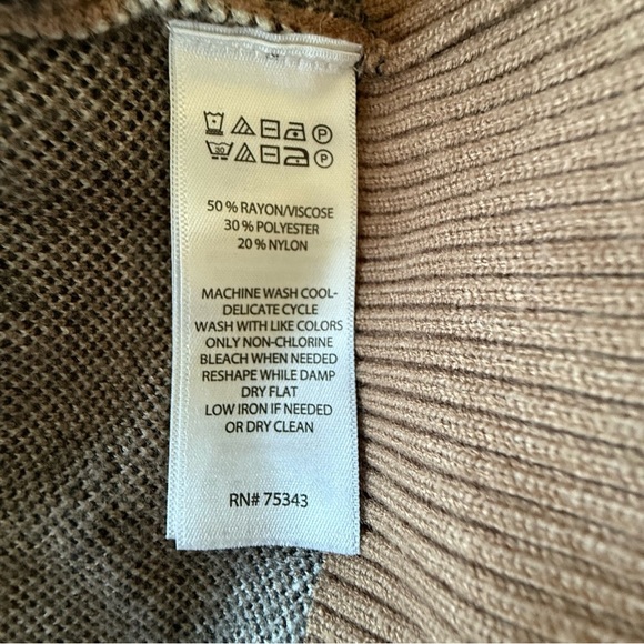 Max Studio brown black pullover plaid v-neck sweater plus size 2X - Picture 6 of 7